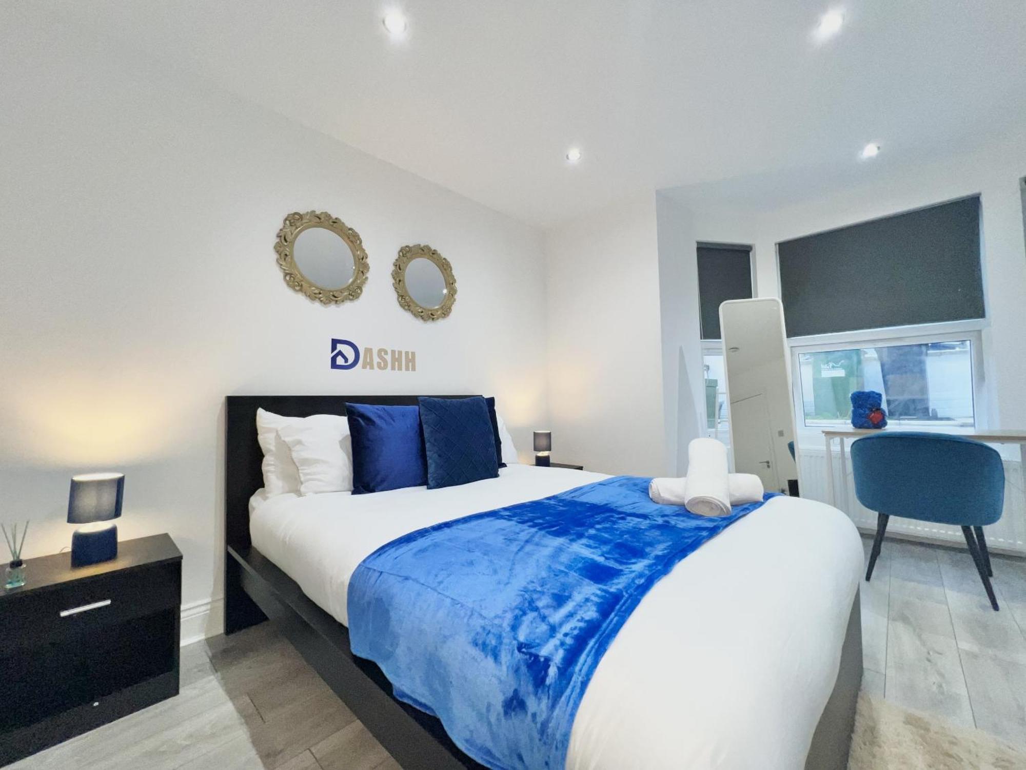 Charming 3-Bed Flat In Shepherds Bush - Sleeps 9 London Eksteriør billede